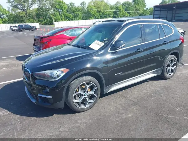 WBXHU7C30J5H44696 2018 BMW X1 - Image 2