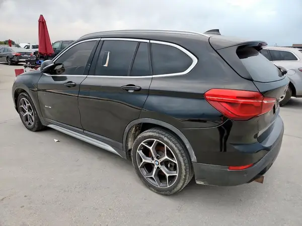 WBXHU7C30J5H45489 2018 BMW X1 - Image 2