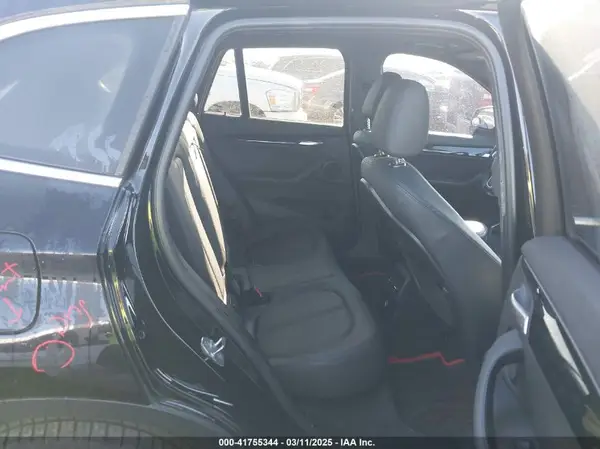 WBXHU7C30J5L04913 2018 BMW X1 - Image 8