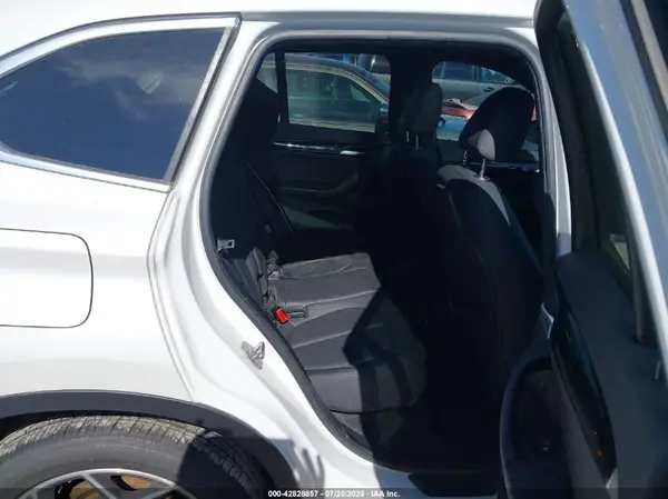 WBXHU7C30J5L04927 2018 BMW X1 - Image 8