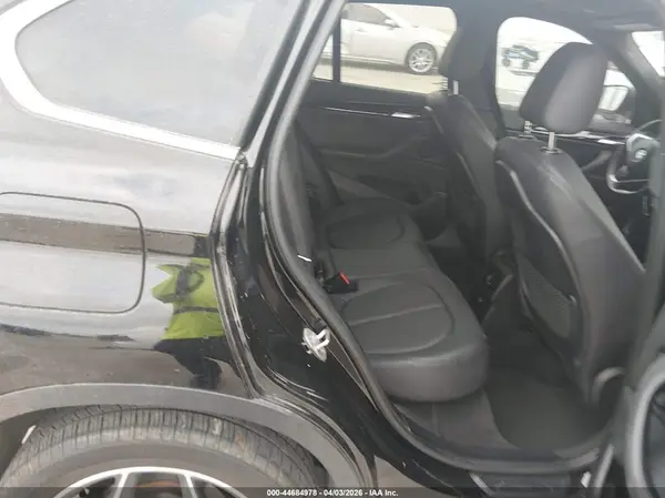 WBXHU7C30J5L05186 2018 BMW X1 - Image 8