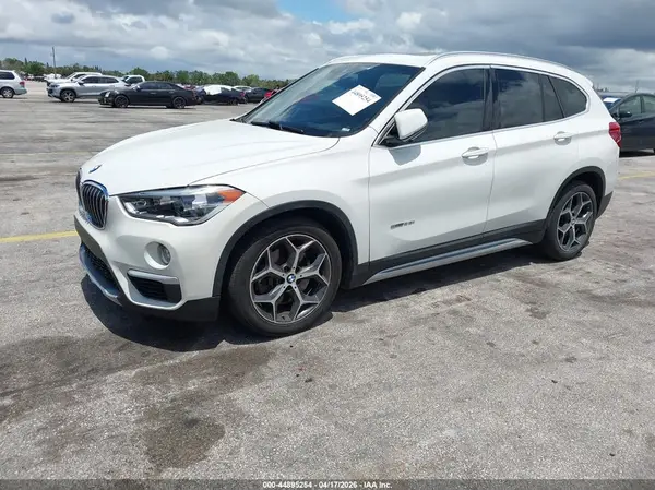 WBXHU7C30J5L05334 2018 BMW X1 - Image 2