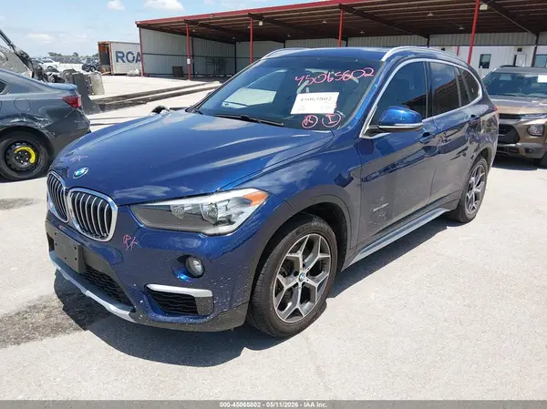 WBXHU7C30J5L05382 2018 BMW X1 - Image 2