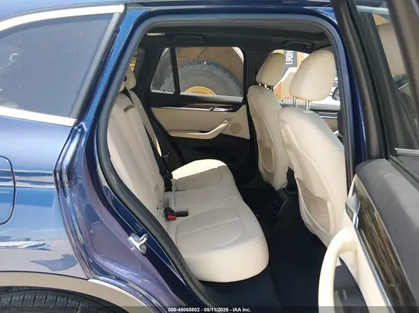 WBXHU7C30J5L05382 2018 BMW X1 - Image 8
