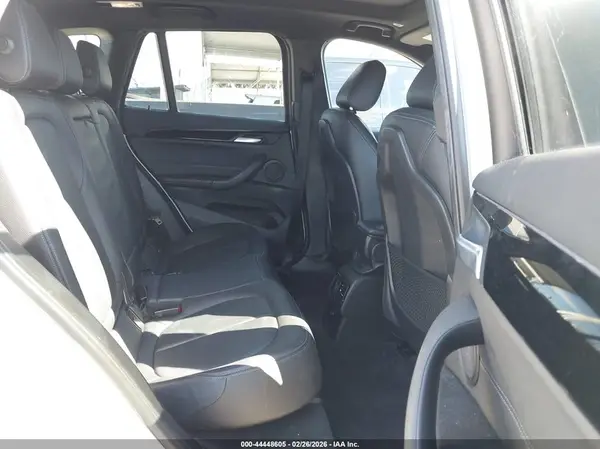 WBXHU7C30J5L07200 2018 BMW X1 - Image 8