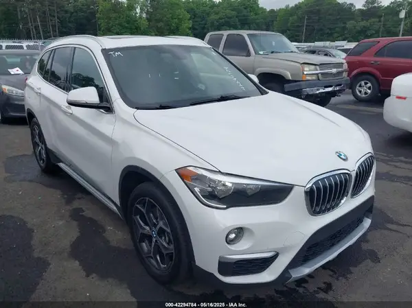 WBXHU7C30J5L07651 2018 BMW X1 - Image 1