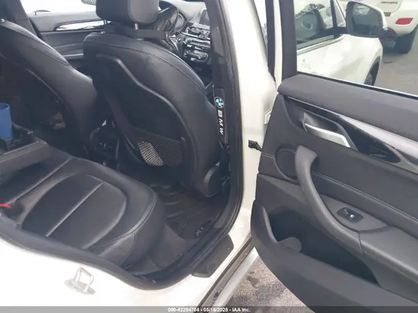 WBXHU7C30J5L07651 2018 BMW X1 - Image 8