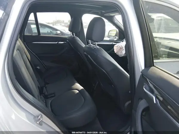 WBXHU7C30J5L08220 2018 BMW X1 - Image 8