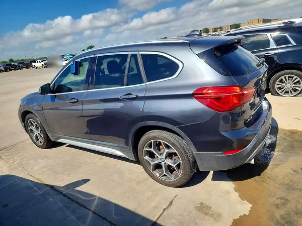 WBXHU7C30J5L09402 2018 BMW X1 - Image 2