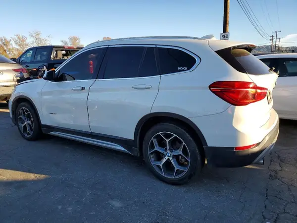WBXHU7C31H5H33667 2017 BMW X1 - Image 2