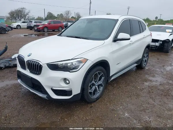 WBXHU7C31H5H35225 2017 BMW X1 - Image 2