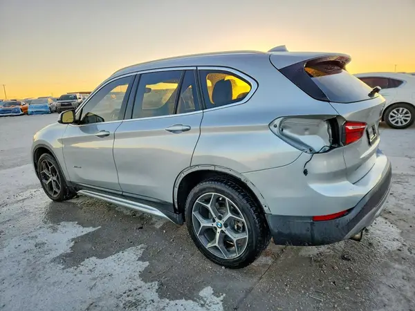WBXHU7C31H5H36374 2017 BMW X1 - Image 2