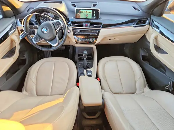 WBXHU7C31H5H36374 2017 BMW X1 - Image 8