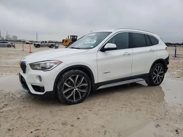 WBXHU7C31H5H37573 2017 BMW X1 - Image 1