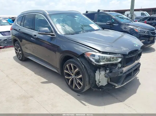 WBXHU7C31H5H37699 2017 BMW X1 - Image 1