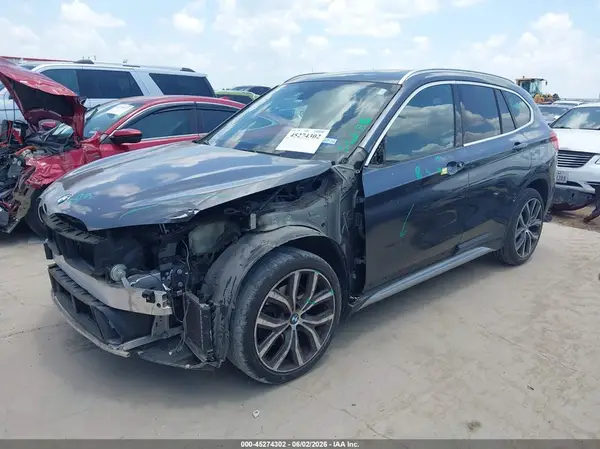 WBXHU7C31H5H37699 2017 BMW X1 - Image 2