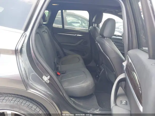 WBXHU7C31H5H37699 2017 BMW X1 - Image 8
