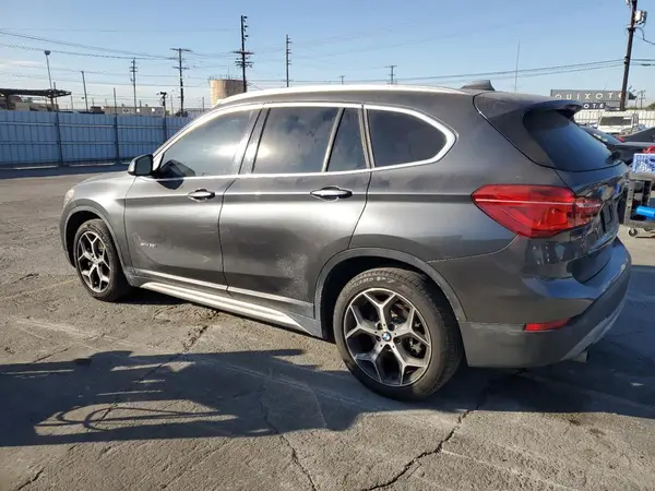 WBXHU7C31HP924684 2017 BMW X1 - Image 2