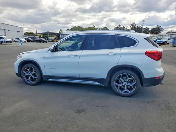 WBXHU7C31HP924751 2017 BMW X1 - Image 2