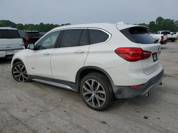 WBXHU7C31HP925057 2017 BMW X1 - Image 2