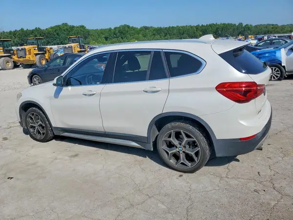 WBXHU7C31J3F04553 2018 BMW X1 - Image 2