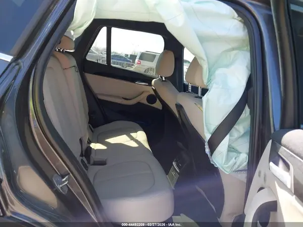 WBXHU7C31J3H42788 2018 BMW X1 - Image 8