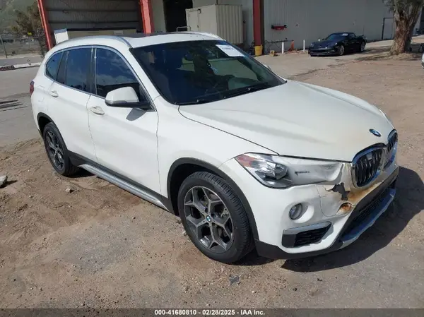 WBXHU7C31J3H43519 2018 BMW X1 - Image 1