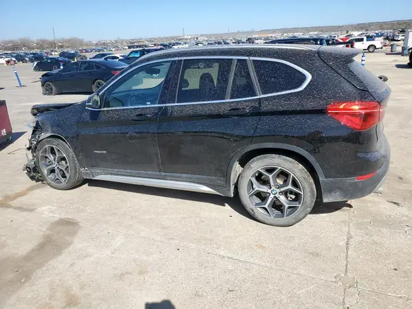WBXHU7C31J5H39068 2018 BMW X1 - Image 2