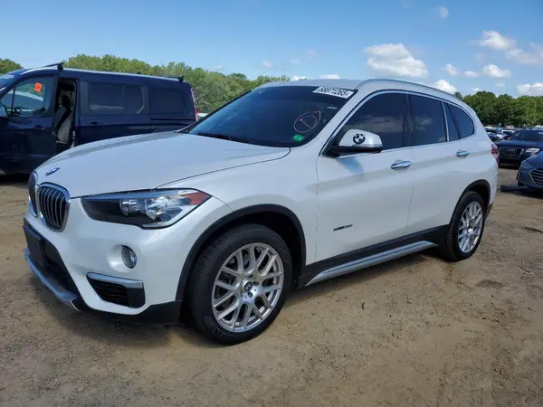 WBXHU7C31J5H40995 2018 BMW X1 - Image 1