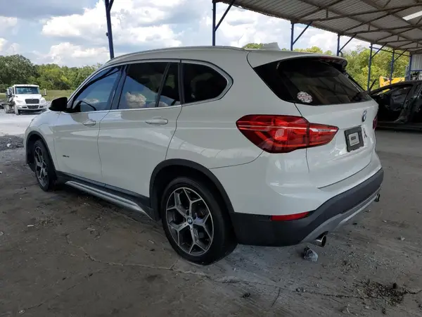WBXHU7C31J5H42861 2018 BMW X1 - Image 2
