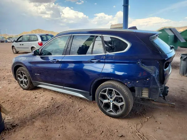 WBXHU7C31J5H43055 2018 BMW X1 - Image 2