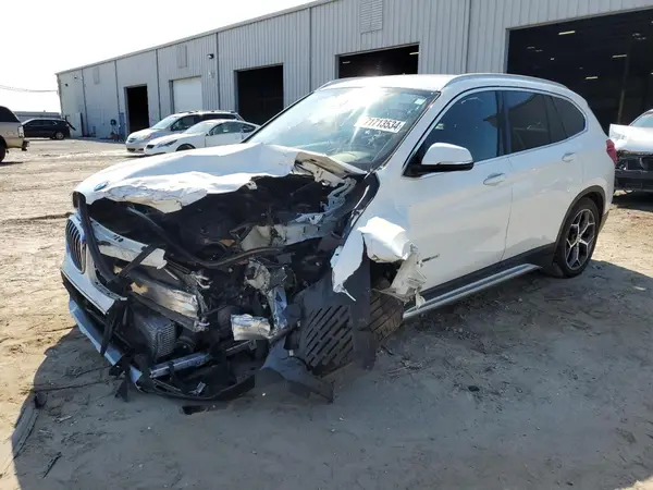 WBXHU7C31J5H43346 2018 BMW X1 - Image 1
