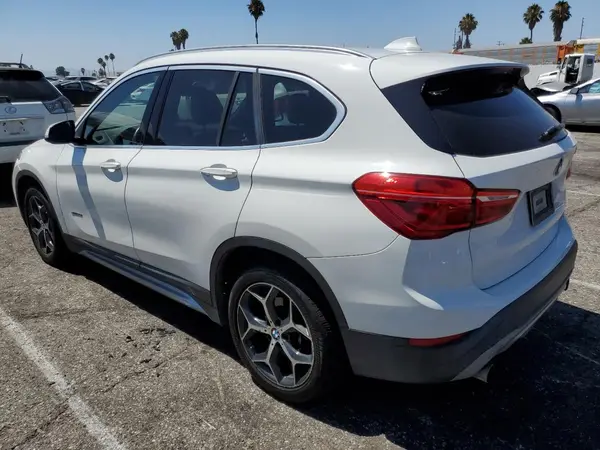 WBXHU7C31J5H45761 2018 BMW X1 - Image 2