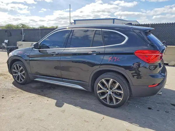 WBXHU7C31J5L05892 2018 BMW X1 - Image 2
