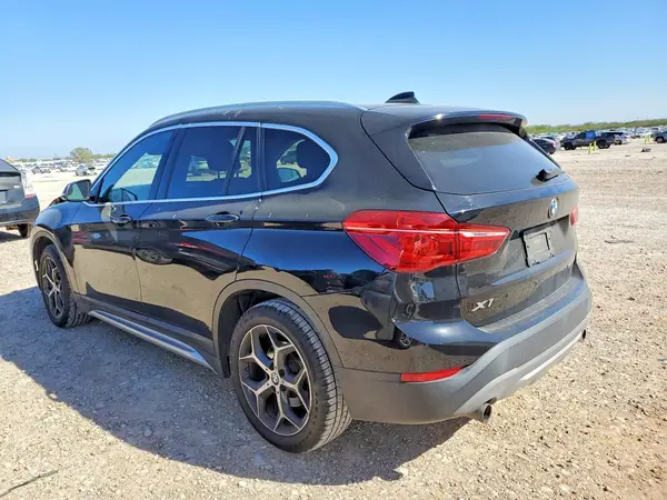 WBXHU7C31J5L06699 2018 BMW X1 - Image 2