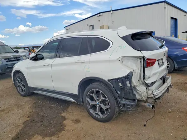 WBXHU7C31J5L07089 2018 BMW X1 - Image 2