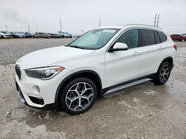 WBXHU7C31J5L07562 2018 BMW X1 - Image 1