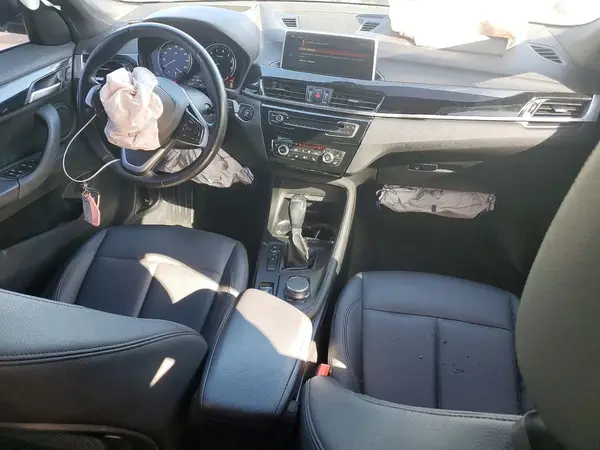 WBXHU7C31J5L08002 2018 BMW X1 - Image 8