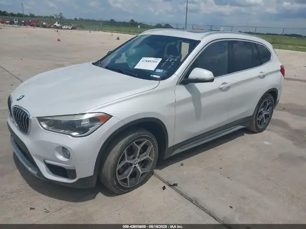 WBXHU7C31J5L08808 2018 BMW X1 - Image 2