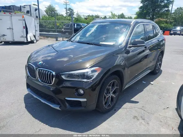 WBXHU7C31J5L09036 2018 BMW X1 - Image 2