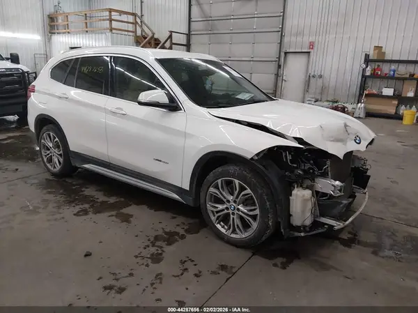 WBXHU7C32H5H33788 2017 BMW X1 - Image 1