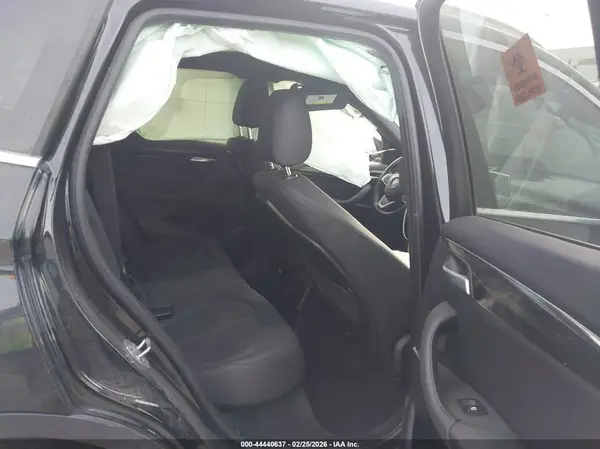WBXHU7C32H5H34066 2017 BMW X1 - Image 8