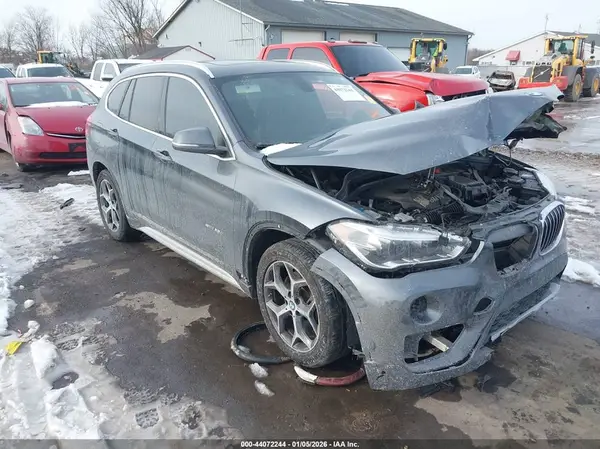 WBXHU7C32H5H34956 2017 BMW X1 - Image 1