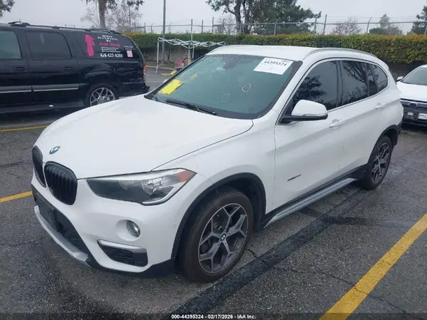 WBXHU7C32H5H37274 2017 BMW X1 - Image 2