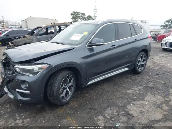 WBXHU7C32H5H37520 2017 BMW X1 - Image 2
