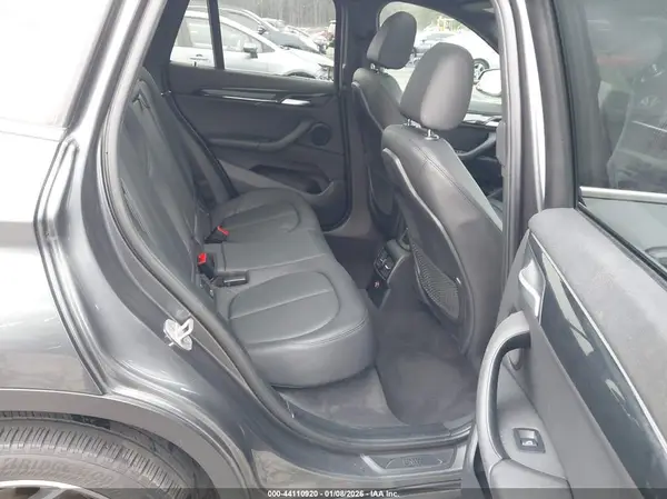 WBXHU7C32H5H37520 2017 BMW X1 - Image 8