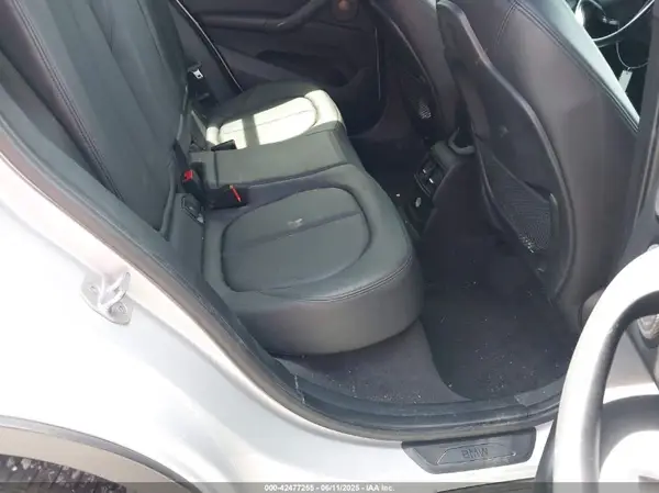 WBXHU7C32H5H37646 2017 BMW X1 - Image 8
