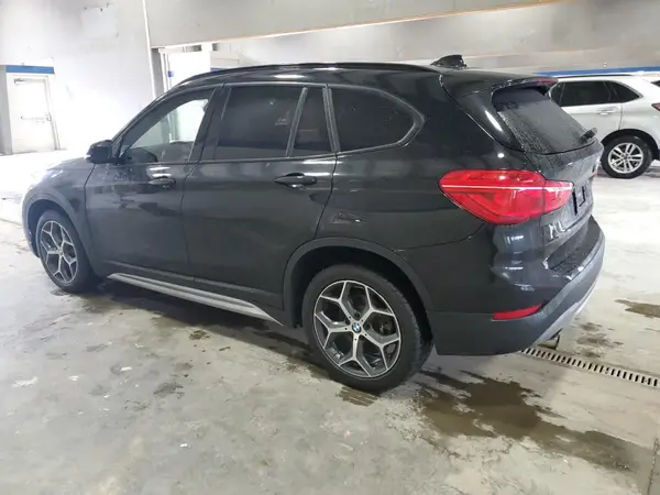 WBXHU7C32H5H38022 2017 BMW X1 - Image 2