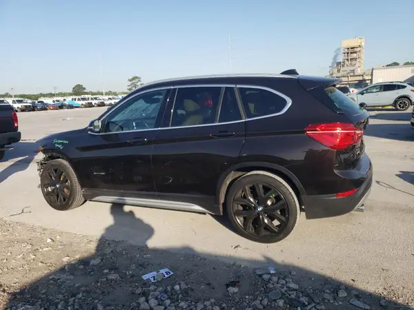 WBXHU7C32H5H38330 2017 BMW X1 - Image 2