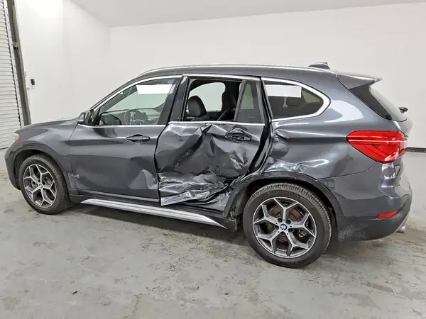 WBXHU7C32J3H44047 2018 BMW X1 - Image 2